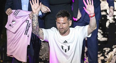 Inter Miami, Messi ve Busquets için imza töreni düzenledi