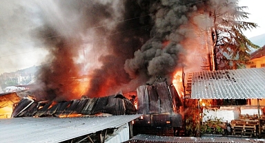 İş Yerinde Çıkan Yangın Maddi Hasara Neden Oldu 