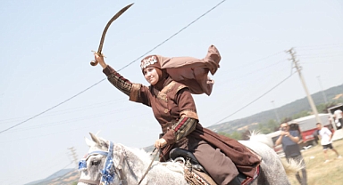 İvrindi'de Rahvan At Yarışı Coşkusu