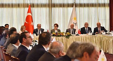 İYİ Parti Genel Başkanı Akşener, Ankara'da milletvekilleriyle bir araya geldi