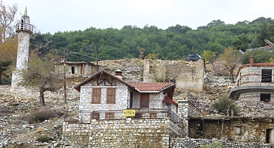 İzinsiz Yıkılan Camisiz Minare Aslına Uygun Şekilde Tekrar Yapılacak 
