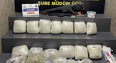 İzmir'de 7 adrese eş zamanlı uyuşturucu baskını: 4 tutuklama