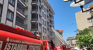 Kağıthane'de prizden çıkan yangında 1'i çocuk 7 kişi dumandan etkilendi