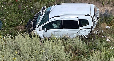 Kars'ta feci kaza: Şarampole devrilen otomobilin sürücüsü öldü!