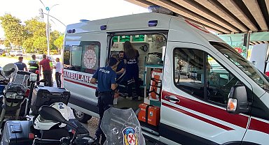 Kocaeli'de iki otomobil kavşakta çarpıştı: 2 yaralı