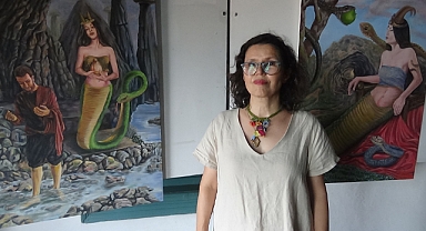 Melike Yaşa, Şahmeran Resimleriyle Kadın Gücünü Tuvale Yansıtıyor   