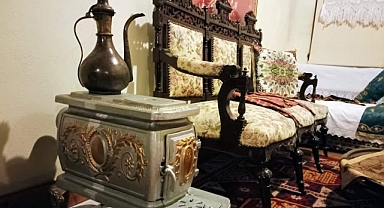 Osmanlı Döneminden Kalma Çini Soba Sıdıka Erke Etnografya Müzesi’nde Restore Ediliyor  