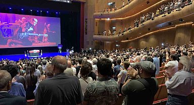 Sanatçı Özkan Uğur son yolculuğuna uğurlanıyor