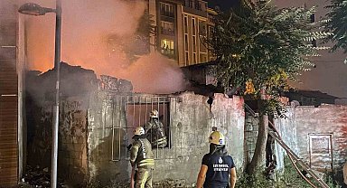 Şişli'de gecekonduda çıkan yangın korkuttu