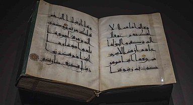 Topkapı Sarayı depolarından günyüzüne çıkartılan 300 Hüsn-i Hat eseri sergileniyor