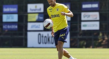 Yabancı futbolcuların bonservisleri ve maaşları kulüpleri mali açıdan zorluyor