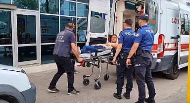 Adliye önünde kendini ateşe verdi