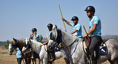 Atlı Cirit Müsabakaları Sındırgı’da Gerçekleşiyor   