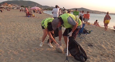 Balıkesir’de Çevreciler Plaj Temizliği Yaptı   