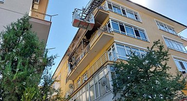 Balkonda patlayan buzdolabı yangına sebep oldu