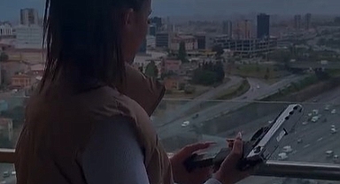 Batışehir'de silahla havaya ateş açan kadın maganda kamerada