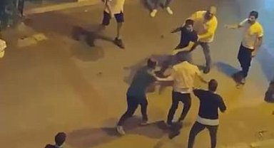 Bursa'da bıçaklı kavga kamerada: 1 yaralı