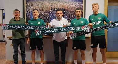 Bursaspor, 3 futbolcuyla profesyonel sözleşme imzaladı
