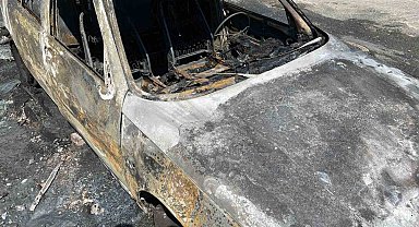 Büyükçekmece'de park halindeki araç yandı