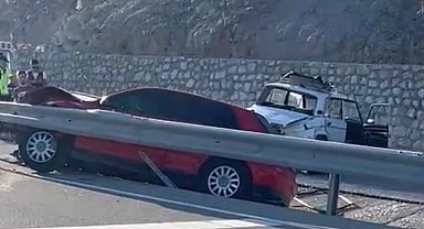 Çanakkale'de trafik kazası: 3 yaralı