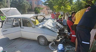 Direk ile araç arasında kaldı, bacağı koptu