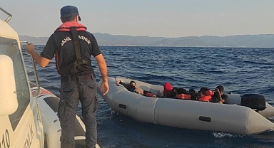 Ege'de Lastik Botları Arızalanan 10 Düzensiz Göçmen Kurtarıldı   