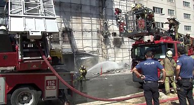 Esenyurt'ta kültür merkezinde yangın çıktı