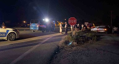 Gazipaşa'da kamyonetle otomobil çarpıştı: 5 yaralı