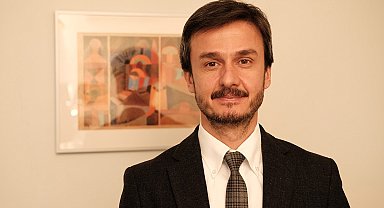 Göz kapağı düşüklüğü basit bir estetik sorunu değil