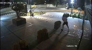 İstanbul'da cadde ortasında film sahnelerini aratmayan çatışma kamerada