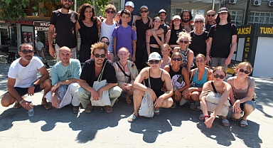 İsviçreli Gençler Burhaniye’ye Hayran Kaldı   