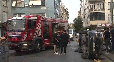 Kadıköy'de iki araç böyle çarpıştı: 1 yaralı