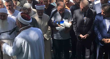 Kadıköy'de yangında balkondan atlayarak hayatını kaybeden Hatice Arslan son yolculuğuna uğurlandı