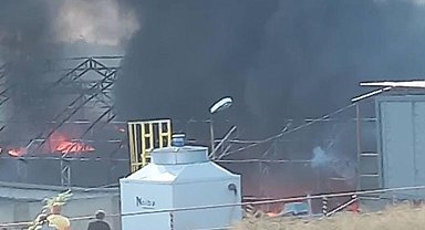 Kocaeli'de boya fabrikasında yangın