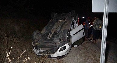 Manavgat'ta otomobil takla attı: 2 yaralı