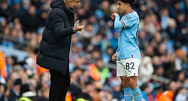 Manchester City, Rico Lewis'in sözleşmesini 2028 yılına kadar uzattı