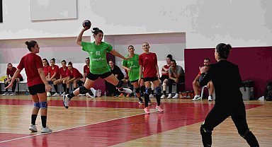 Mavi Kelebekler hazırlık maçlarında 5'te 5 yaptı