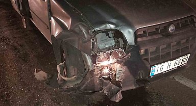 Motosikletle otomobil çarpıştı: 1 ağır yaralı