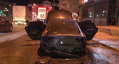 Pendik'te yakıt kaçağı olan araç alev alev yandı