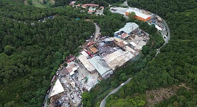 Sarıyer'deki geri dönüşüm tesisi yangından sonra havadan görüntülendi