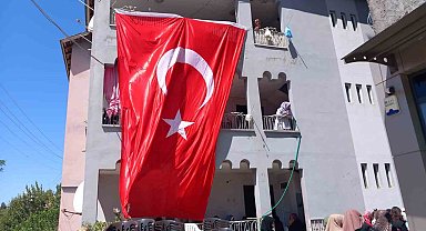 Şehidin baba ocağına ateş düştü