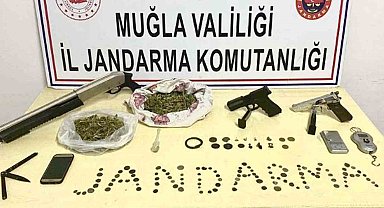 Seydikemer'de uyuşturucu, tarihi eser ve ruhsatsız silah operasyonu