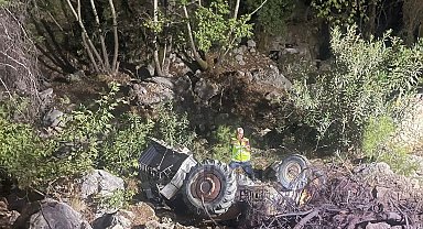 Traktör uçuruma yuvarlandı: 1 ölü, 1 yaralı