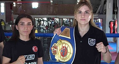 Türk boksör Elif, Makedonya'dan Türkiye'ye dünya şampiyonluk kemeri ile döndü