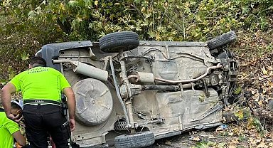 Yan yatan otomobilden 5 kişi sağ çıktı