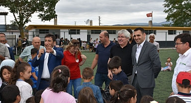 YUSUF BAŞKANDAN ÇOCUKLARA JEST