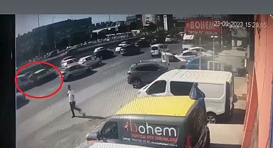 4 aracın karıştığı kaza kamerada