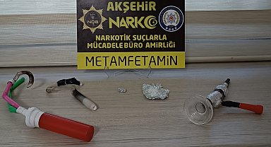 Akşehir'de uyuşturucu tacirlerine operasyon: 5 gözaltı