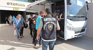 Antalya'da aranan 63 zanlı yakalandı
