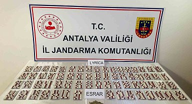 Antalya'da bin 85 adet uyuşturucu hap ele geçirildi